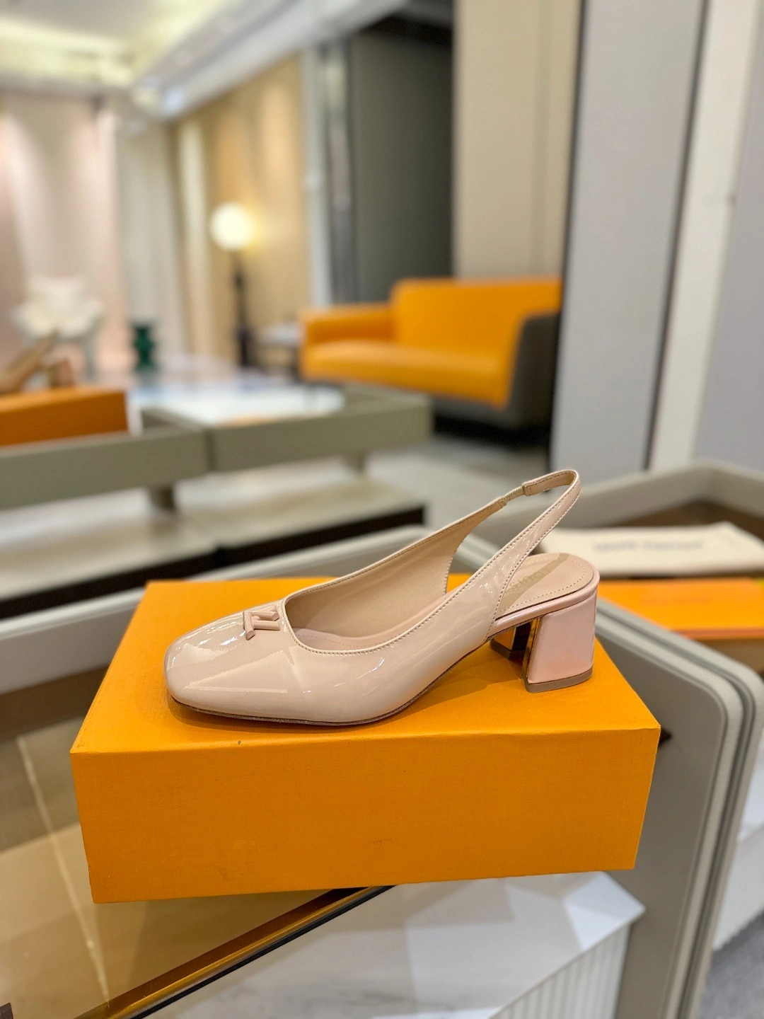 COCO-- 8V 1AGUF4 Calfskin goatskin Heel height：5.5CM item:E-X158D4124